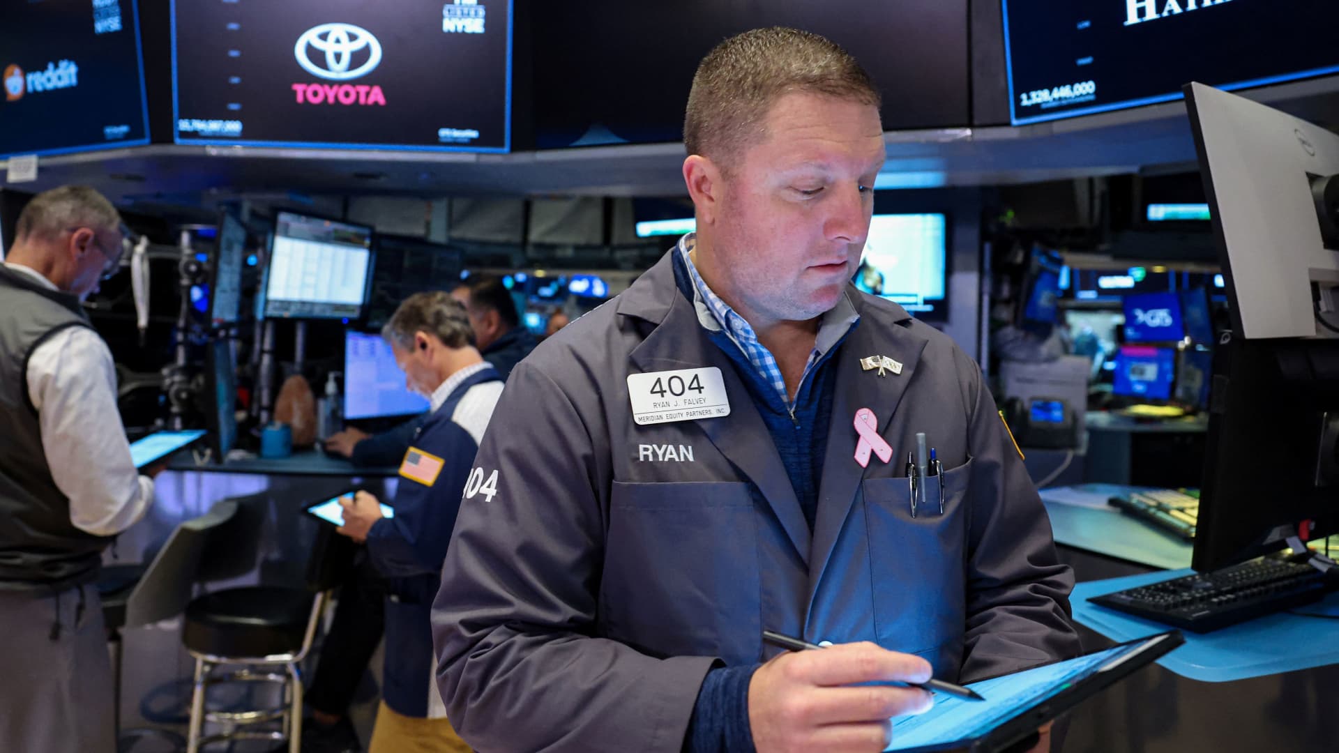 investors weigh the state of the U.S. economy